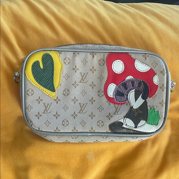 Unbranded Handbags - Cute Little Beige Bag with Colorful Patch Accents